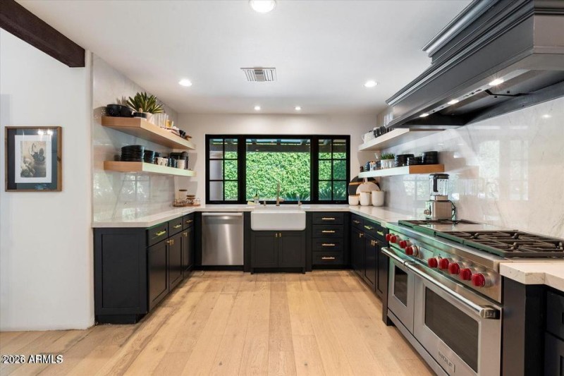 4 Kitchen