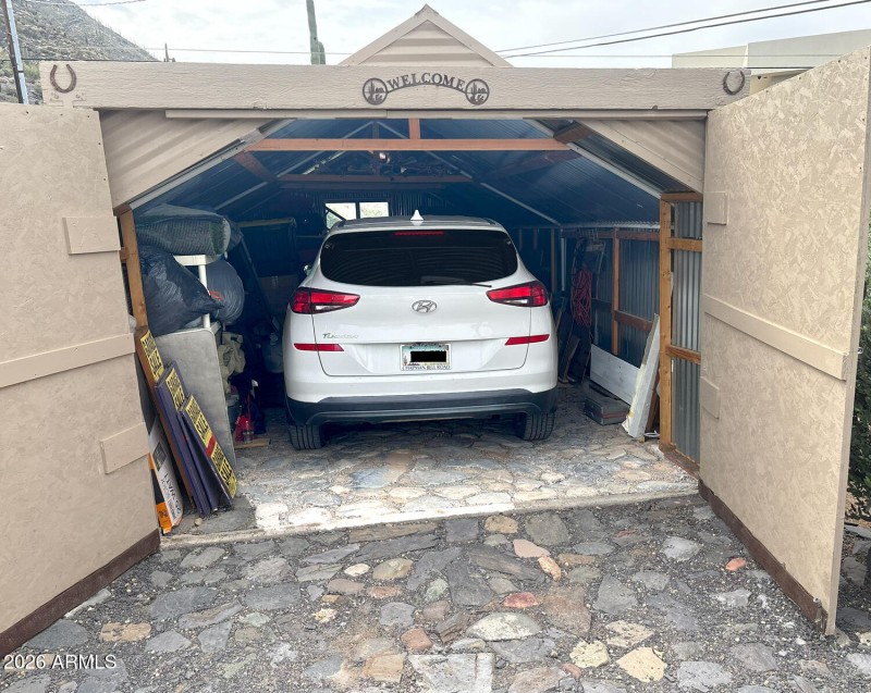 Large-Shed-with-SUV