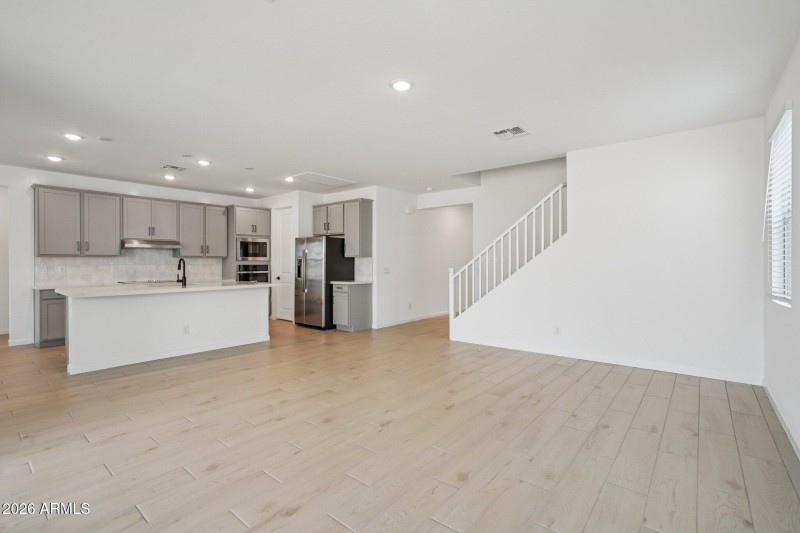 7-web-or-mls-W Brown St-S0104-007