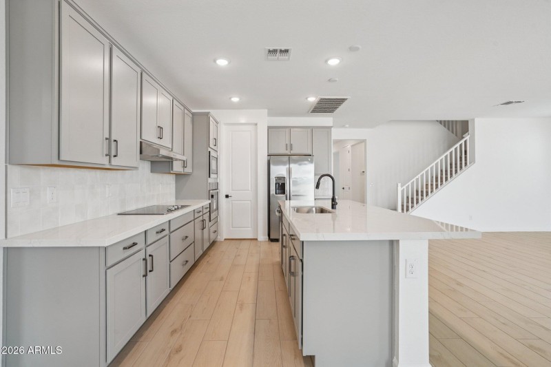 9-web-or-mls-W Brown St-S0104-009