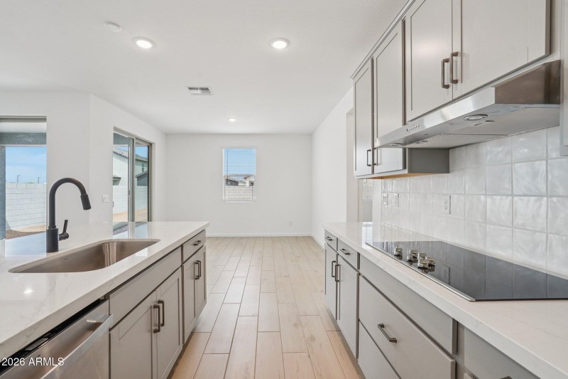 13-web-or-mls-W Brown St-S0104-013