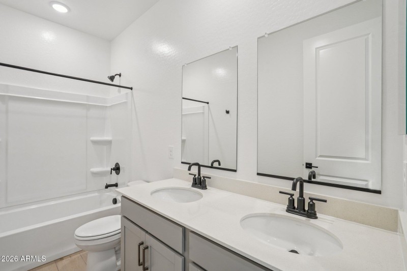 35-web-or-mls-W Brown St-S0104-035