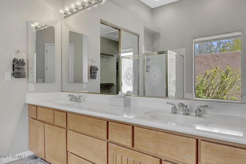 Primary En-Suite Bath