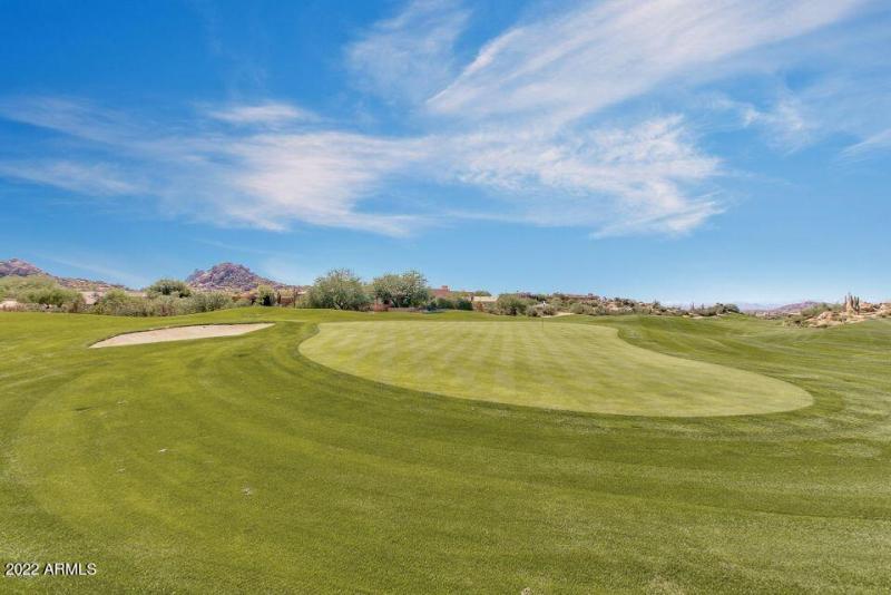 Nearby Golf Course Amenities