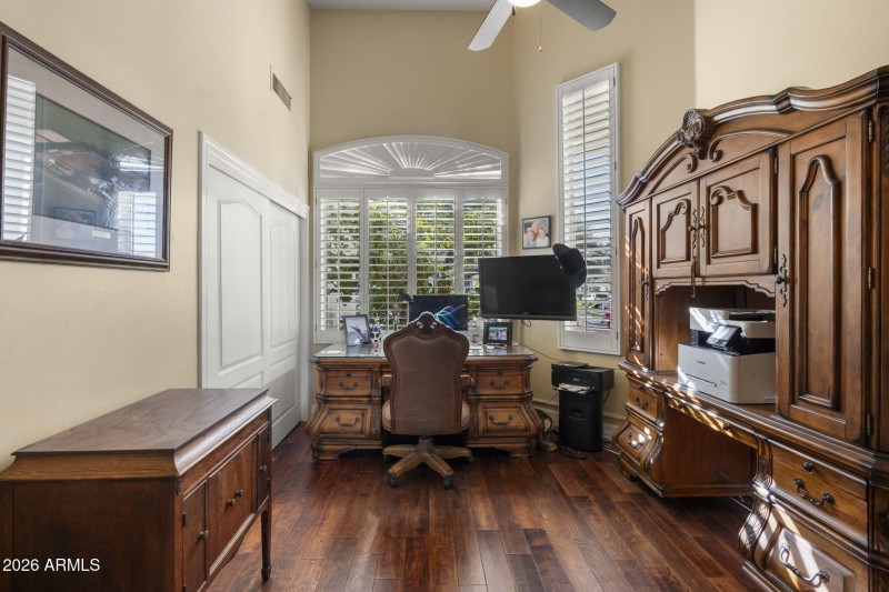 Office/Fifth Bedroom