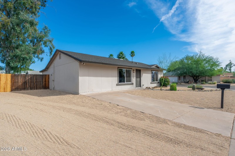 3556 E Helena Dr - 02