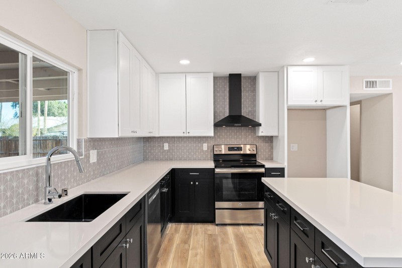 3556 E Helena Dr - 10