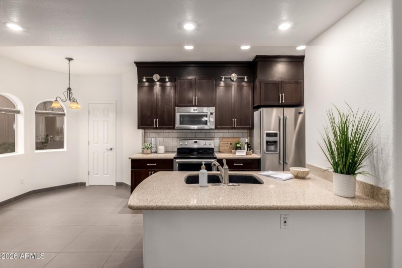 Kitchen & Casual Dining