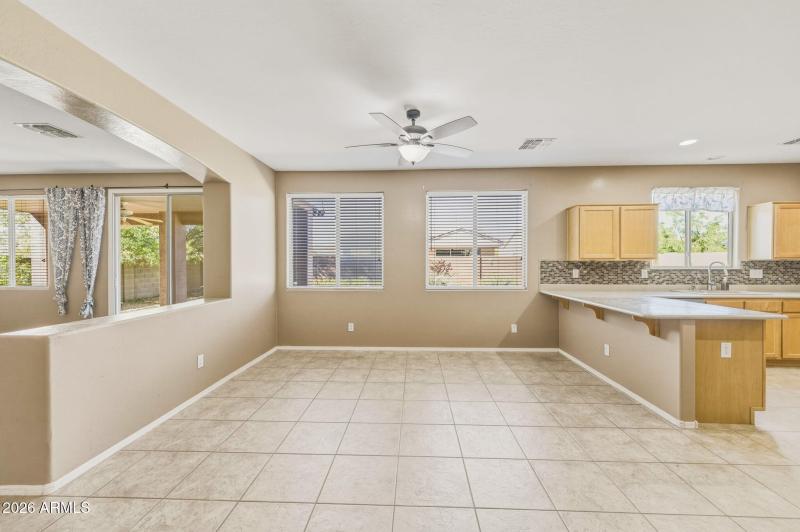 19-web-or-mls-1542 E Chaparral Pl-207