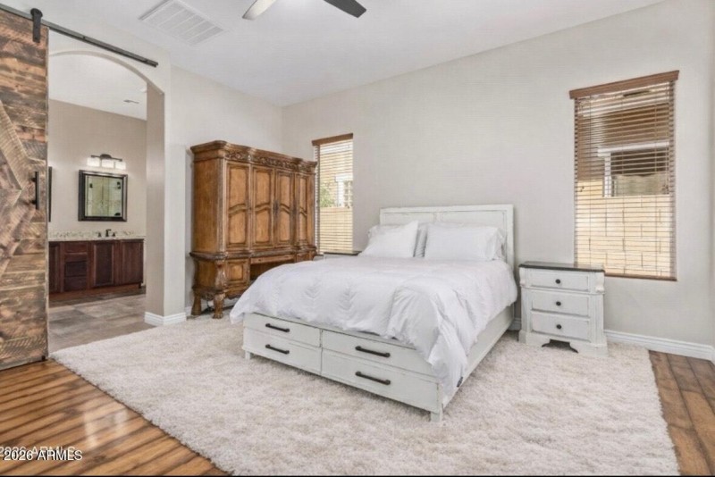 Narang bedroom