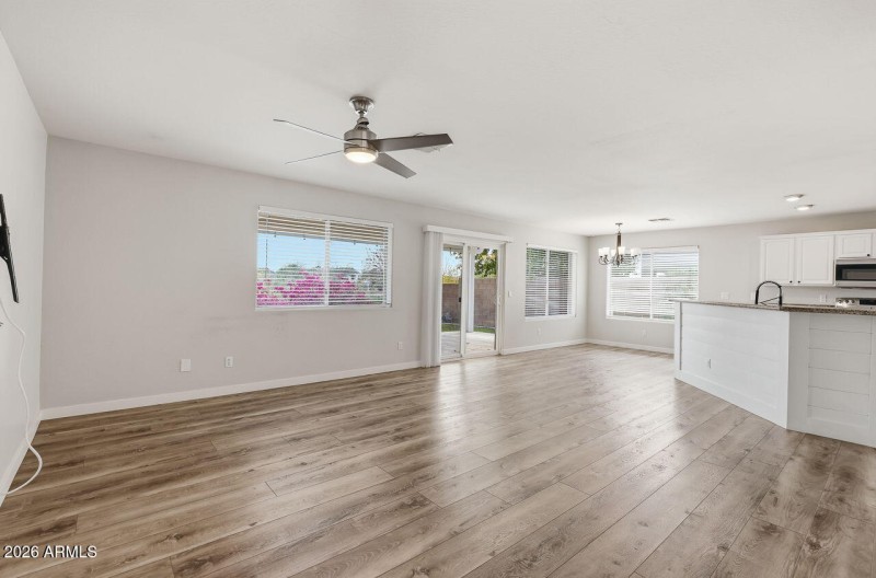 8-web-or-mls-23221 N 20th St Phoenix, AZ