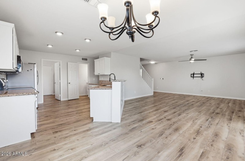 11-web-or-mls-23221 N 20th St Phoenix, A
