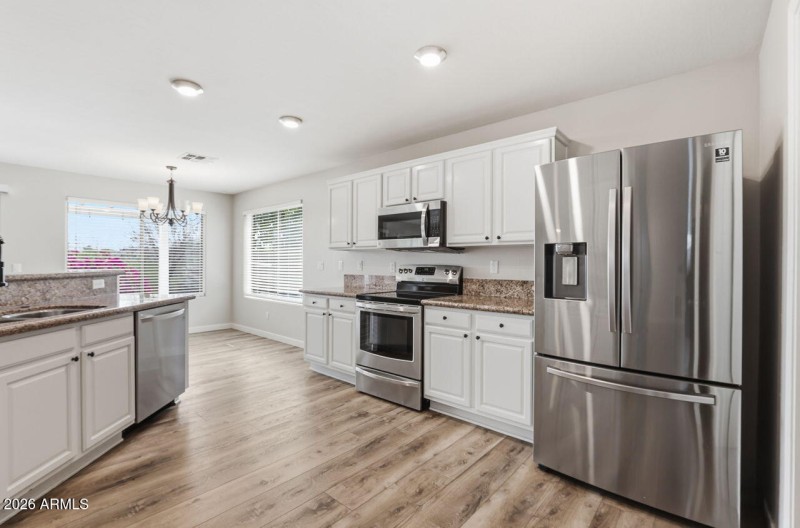 12-web-or-mls-23221 N 20th St Phoenix, A