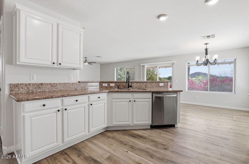 13-web-or-mls-23221 N 20th St Phoenix, A