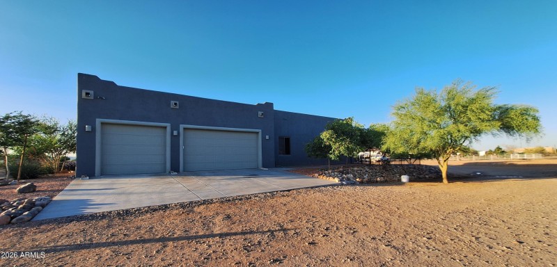 Huge dual entry garage