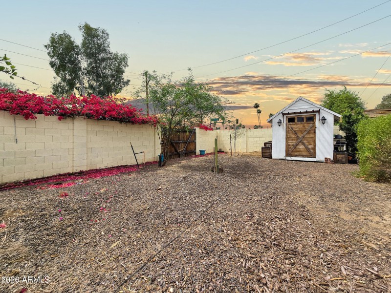 Storage Shed & Double Gate