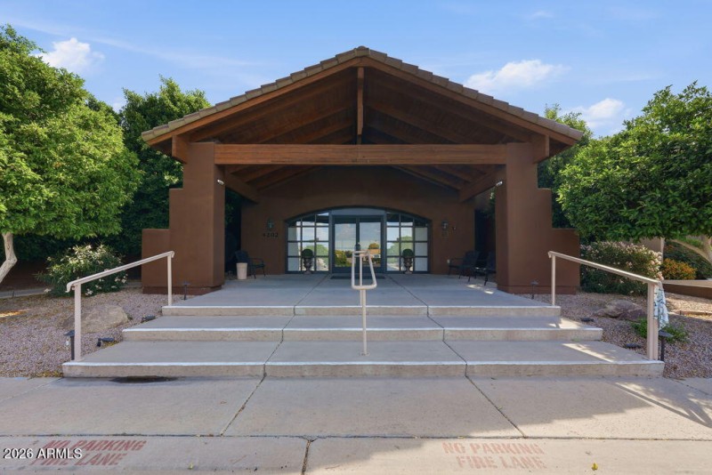 Verde Groves Community Entrance