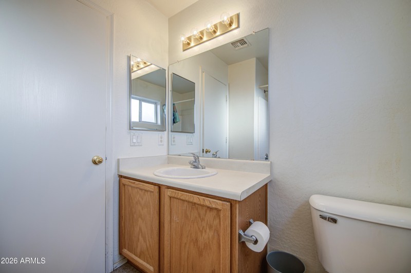 Bathroom 2-pic 4
