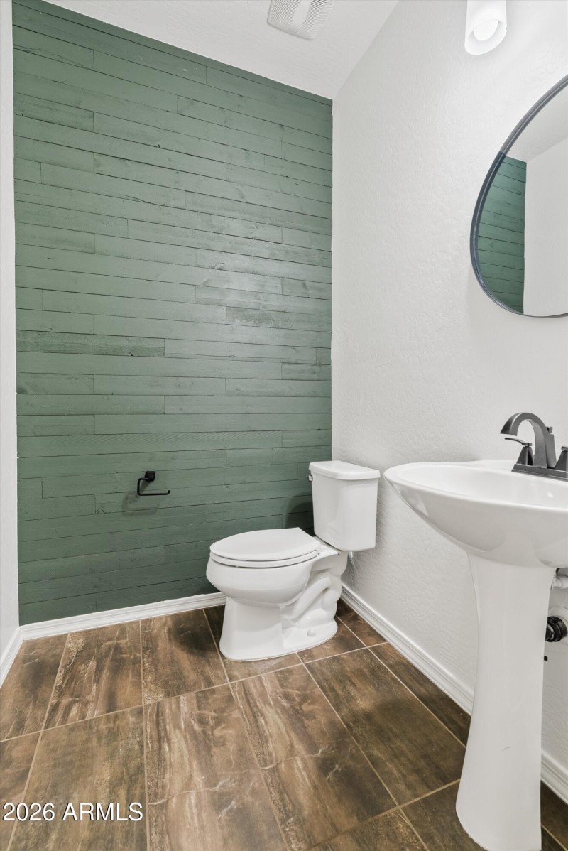 1/2 Bath