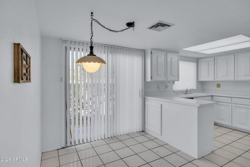 Kitchen dining