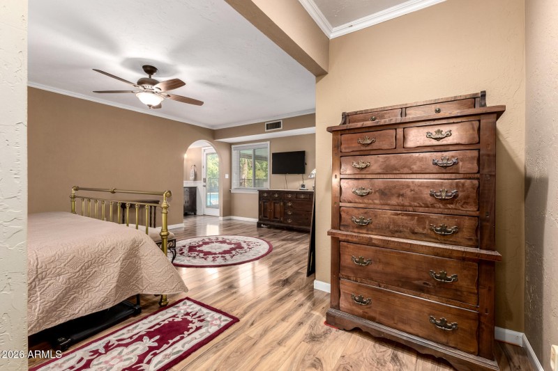 24 Charter Oak