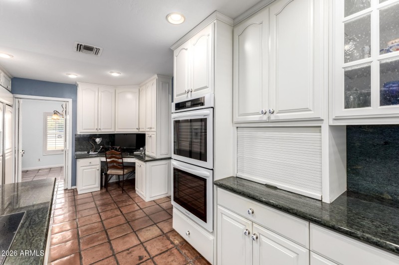 15 Charter Oak