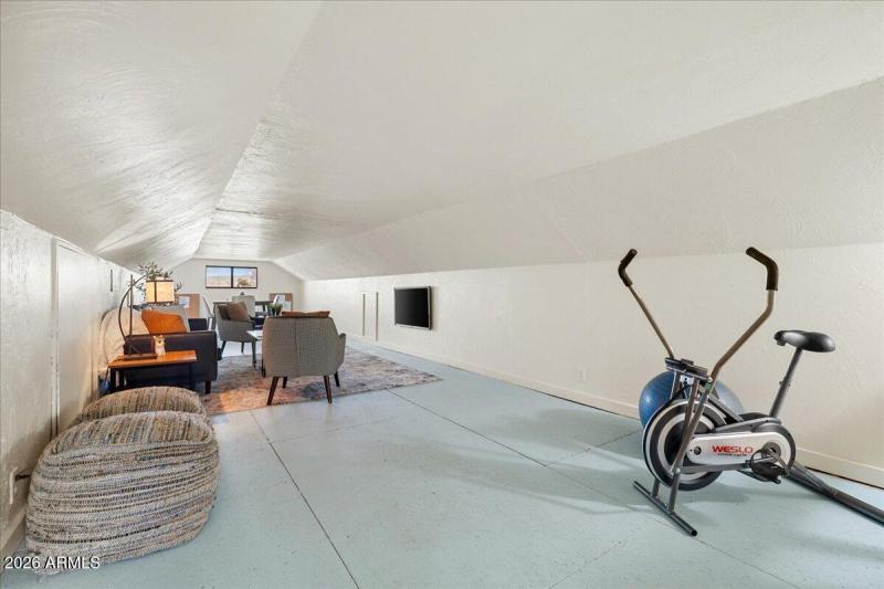 33-Upstairs Living