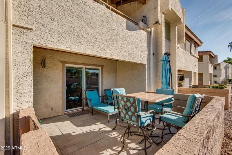 4150Cactus-back patio - umbrella closed
