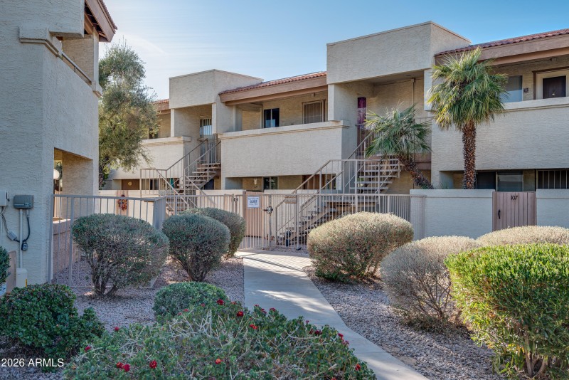 4150Cactus-East Exterior Shot