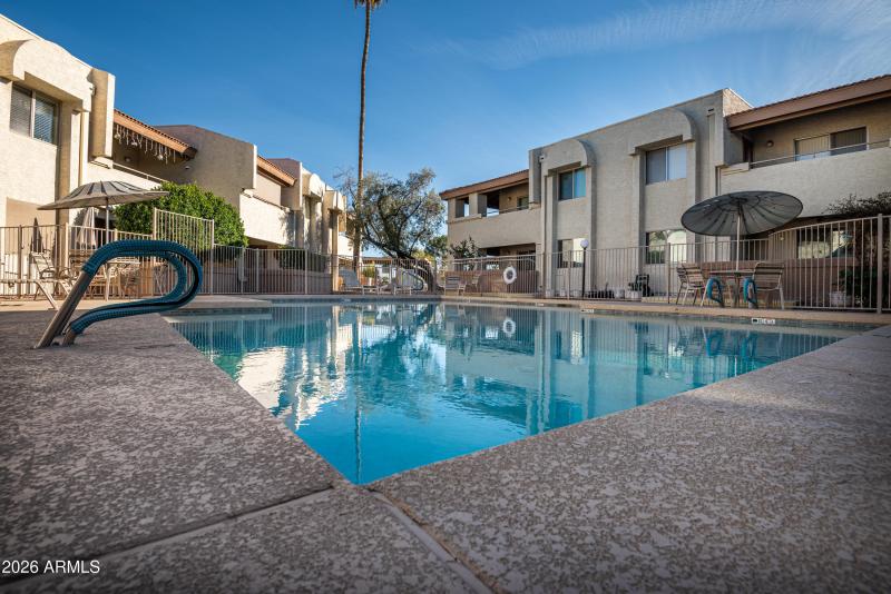 4150Cactus-pool water view
