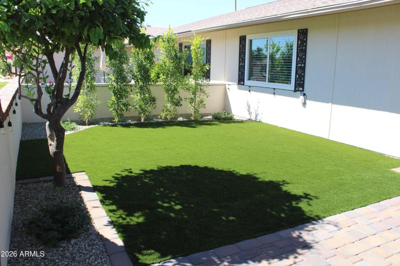 04 - Gated Courtyard