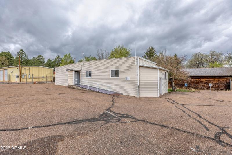 1878 W White Mountain Blvd in Lakeside