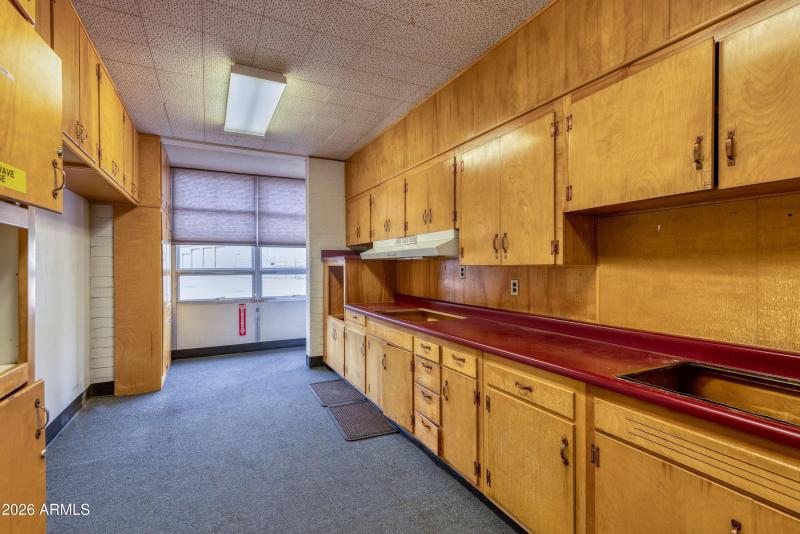 1878 W White Mountain Blvd in Lakeside
