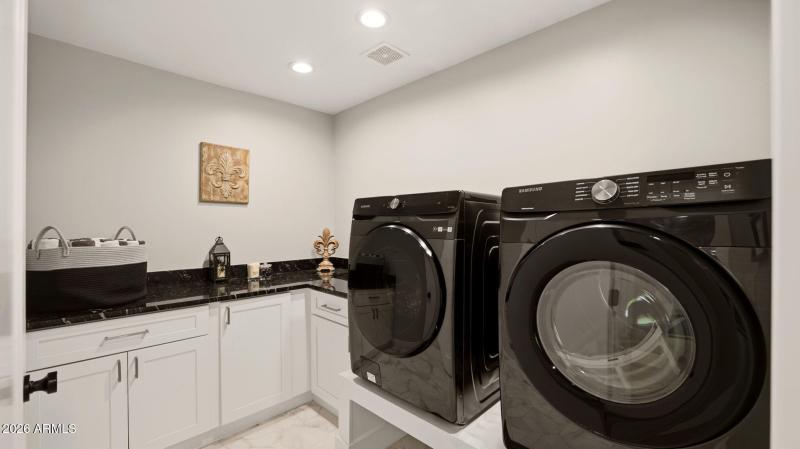 56-web-or-mls-P1552629-2