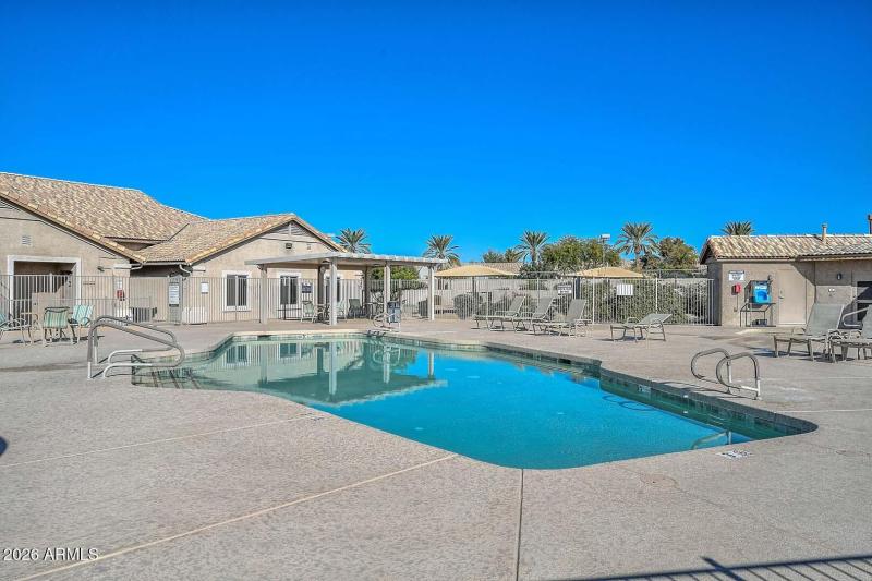 Ventana Lakes-Community Pool