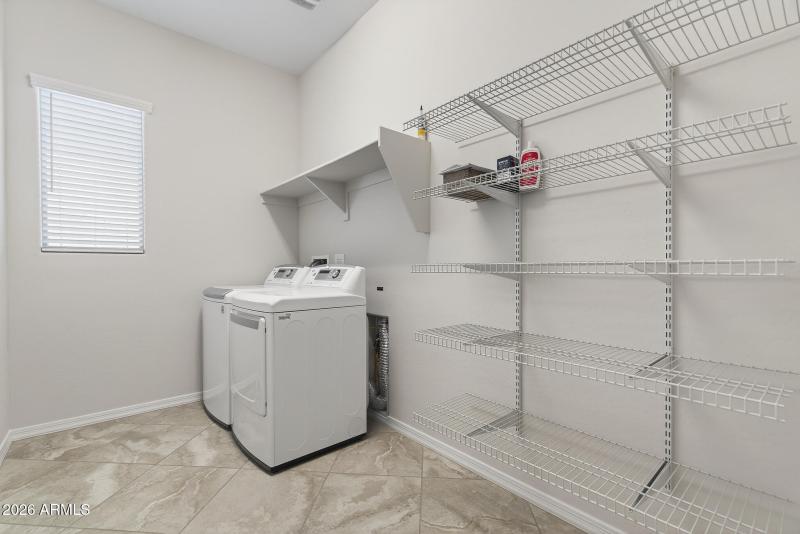 27) LAUNDRY