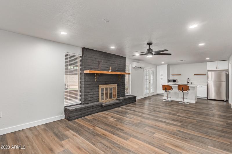 Unit 2 Livin Room 2-2