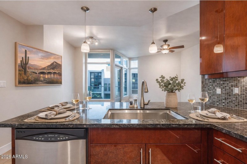 Kitchen Breakfast Bar