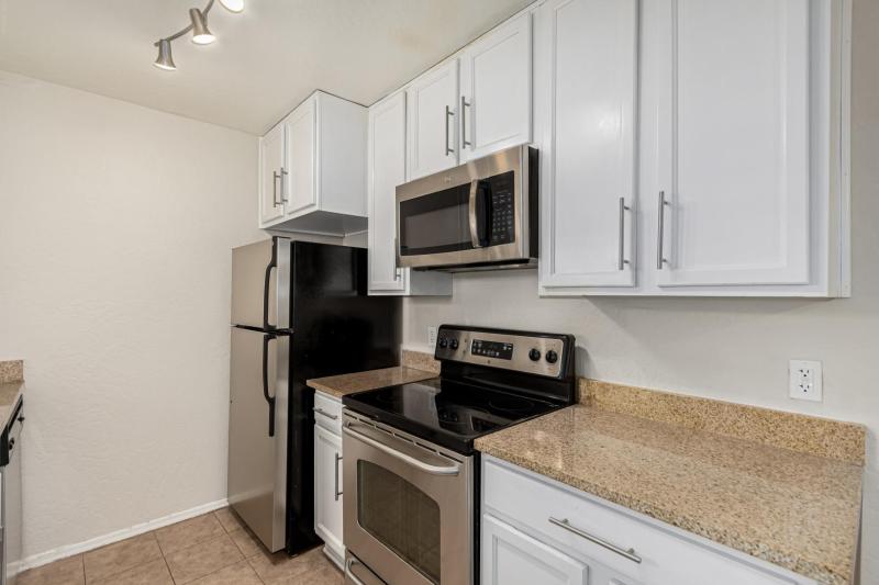 STAINLESS APPLIANCES