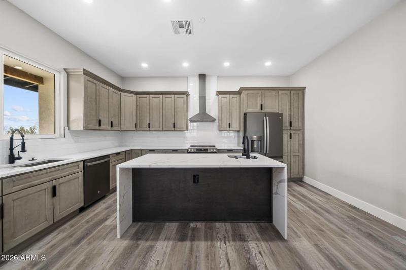 21-web-or-mls-102 S Montgomery Ave - MLS