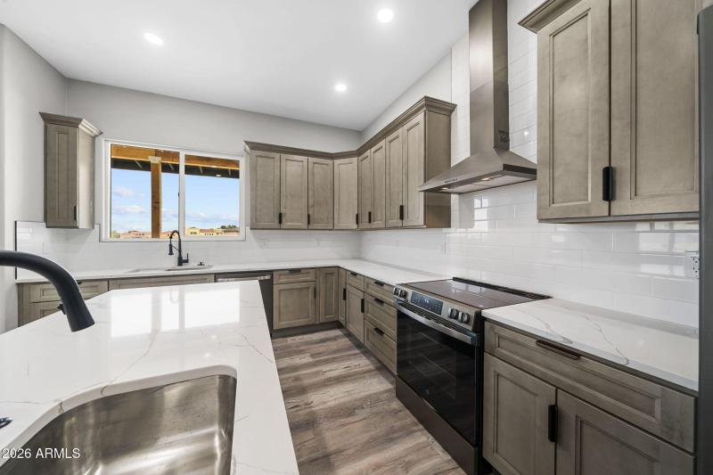 22-web-or-mls-102 S Montgomery Ave - MLS