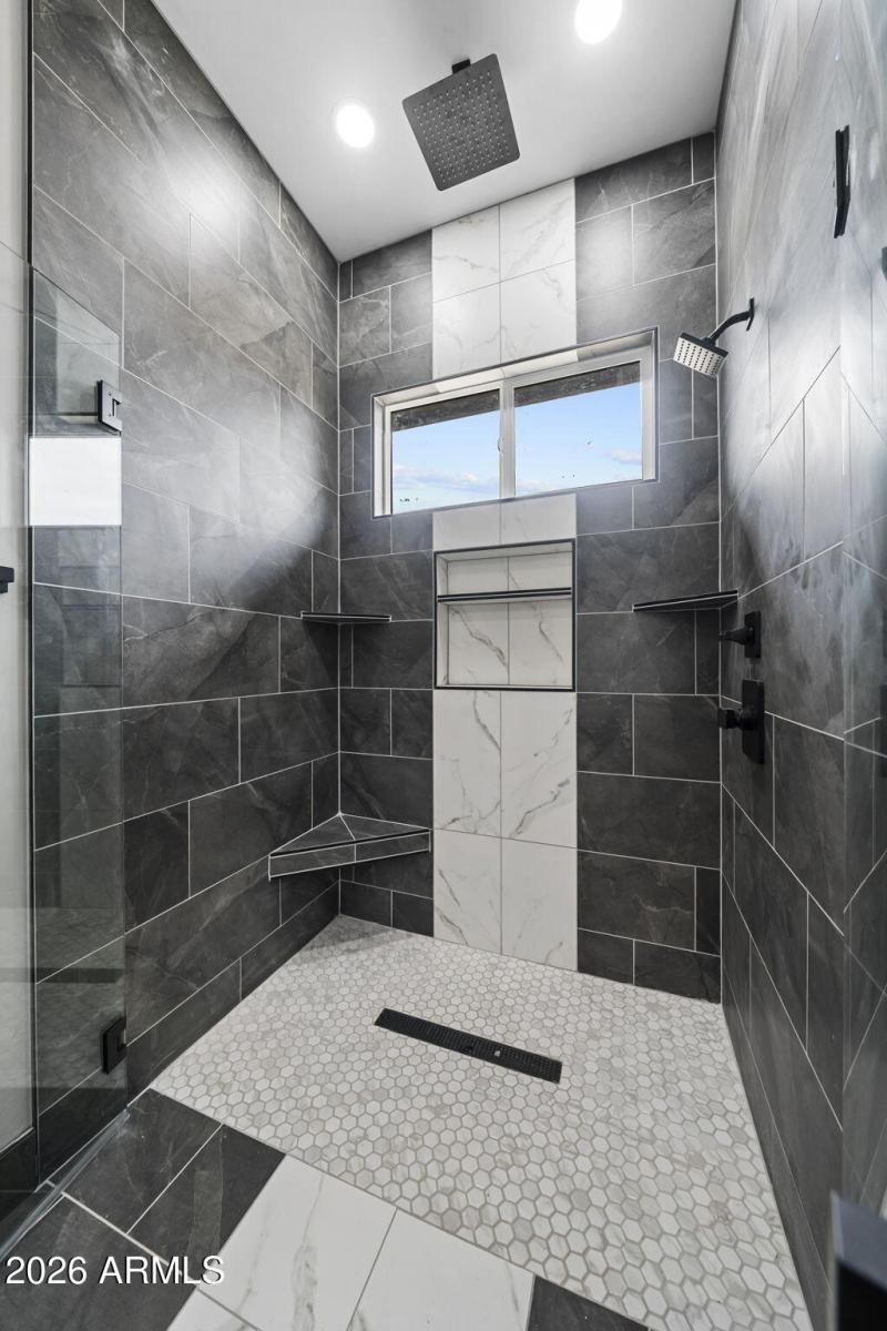 30-web-or-mls-102 S Montgomery Ave - MLS