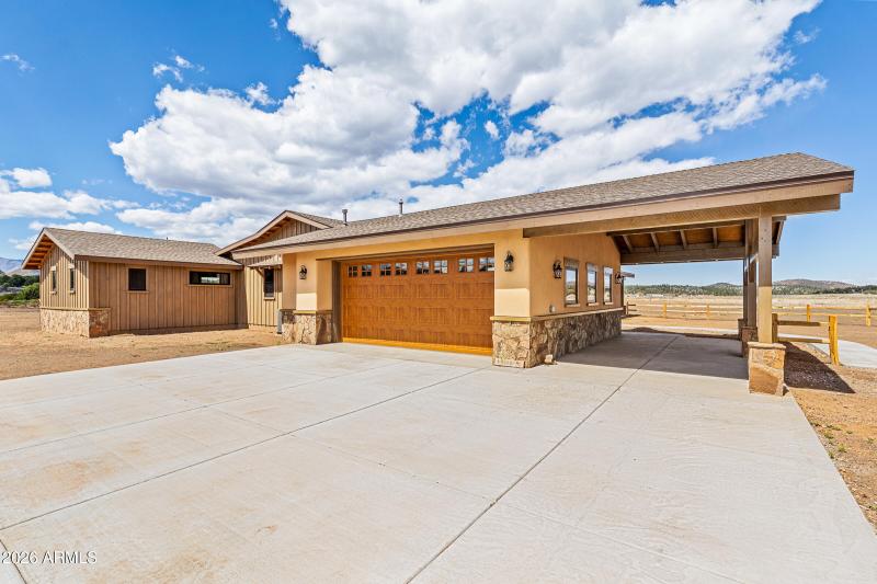 6570 Meadows Lane-4