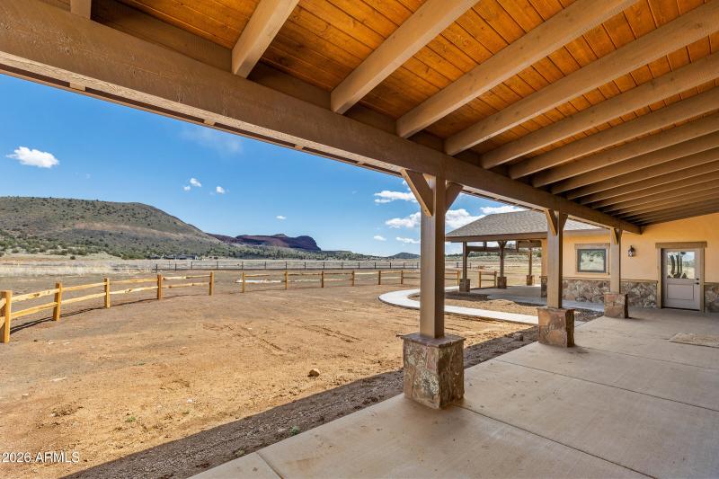 6570 Meadows Lane-5