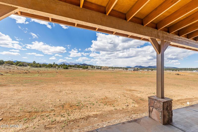 6570 Meadows Lane-7