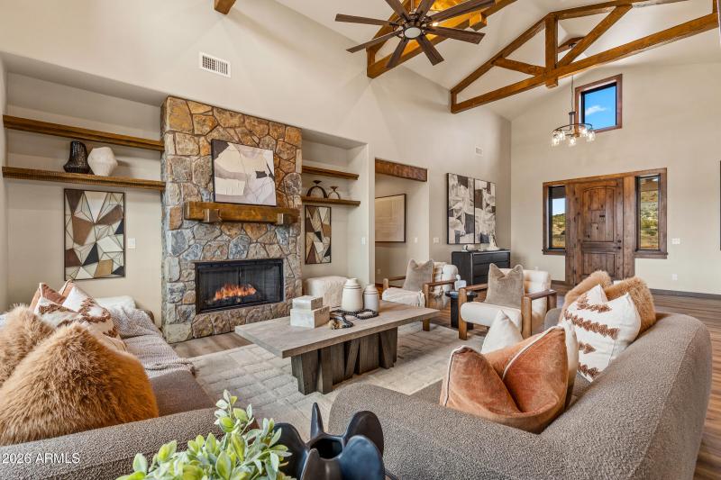 6570 Meadows Lane-8