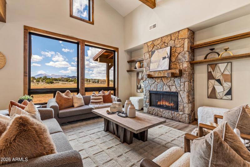 6570 Meadows Lane-9