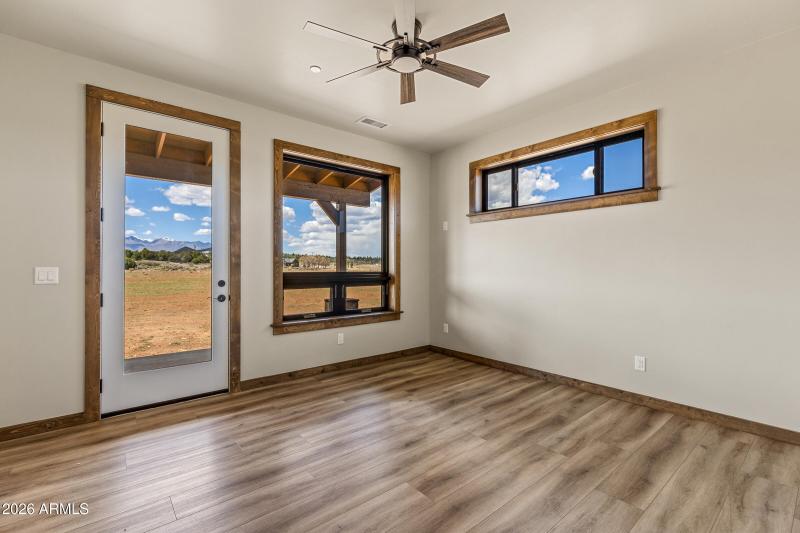 6570 Meadows Lane-29