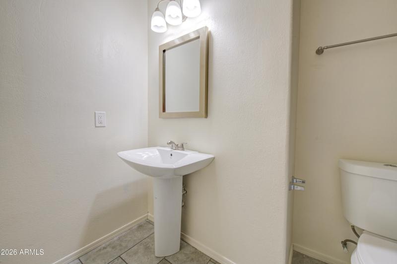 Bathroom 2-pic 3
