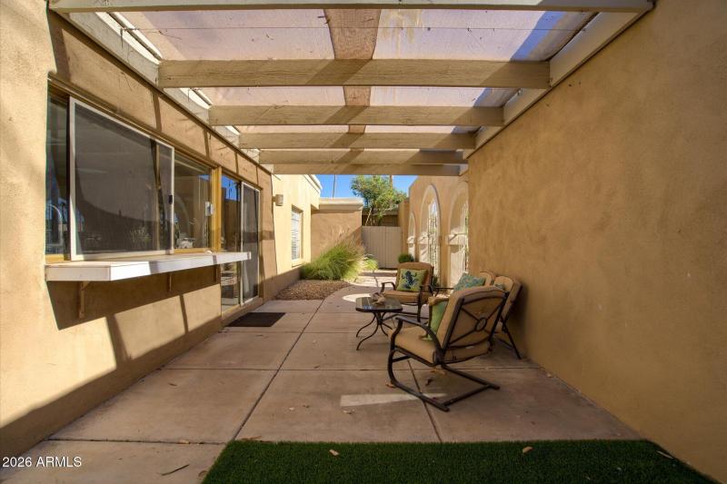 03-Front Courtyard